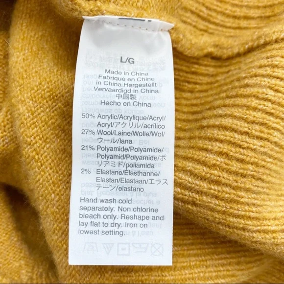 SOLD Madewell Westgate V-Neck Sweater in Coziest Yarn - Picture 12 of 14